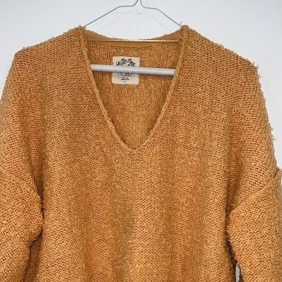 Free People Goldy Theo V Neck Slouchy Dropped Shoulder Fuzzy sweater size Small - Picture 5 of 17
